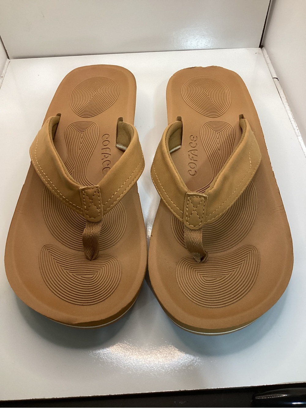 Coface Tan Padded Thong Sandals sz 7.5